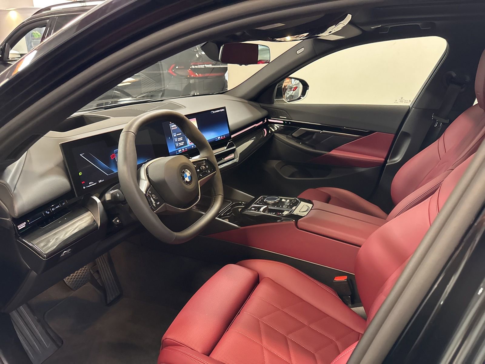 Used 2025 BMW 530i image 11