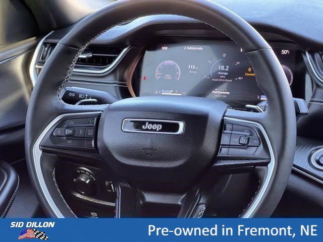 Used 2023 Jeep Grand Cherokee Altitude AWD/4WD image 10