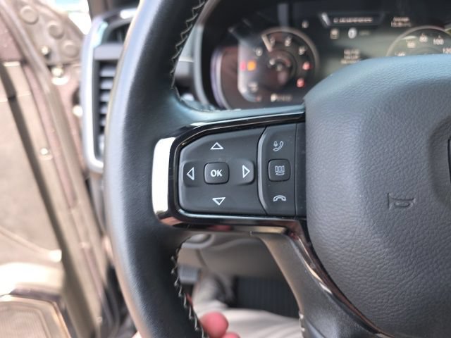 Used 2025 RAM 2500 Limited AWD/4WD image 32