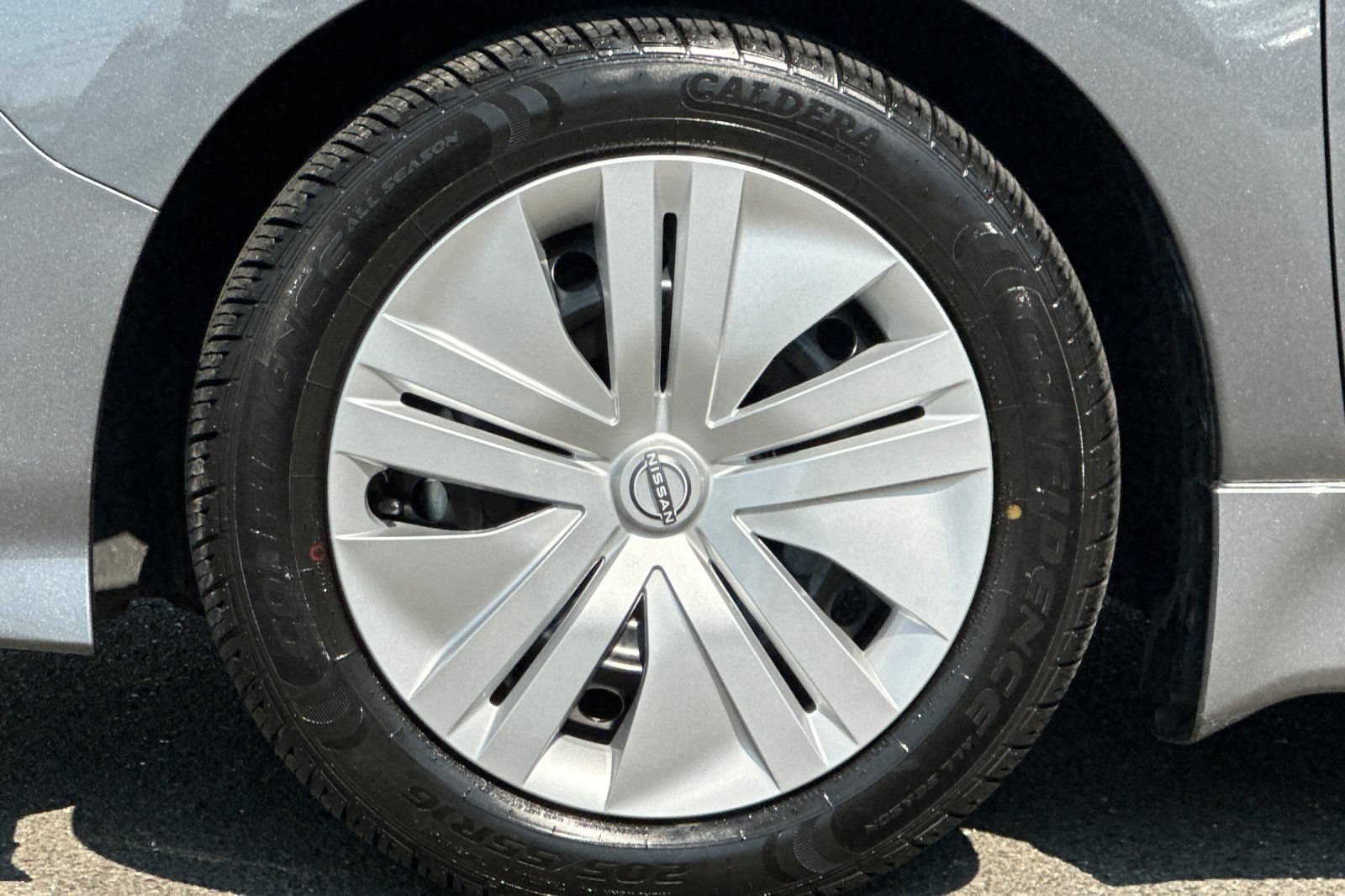 Certified 2025 Nissan Leaf S FWD image 32