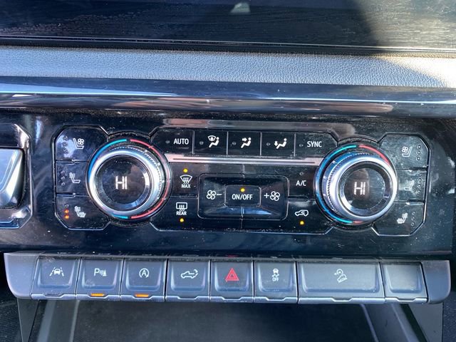 Used 2024 GMC Sierra 1500 AT4 image 15