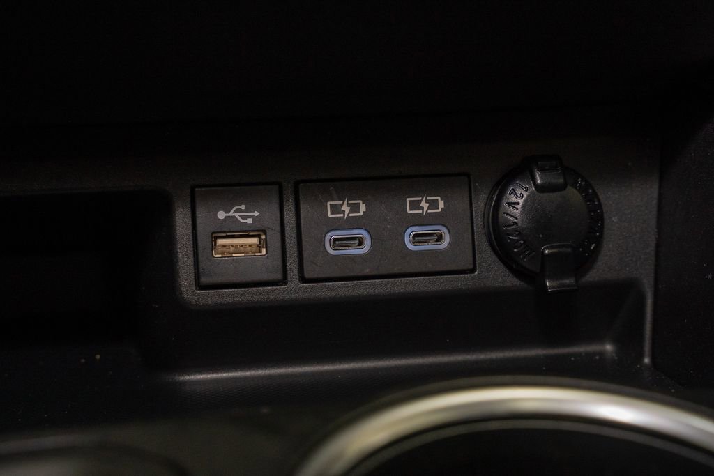 Used 2023 Toyota Highlander XLE image 17