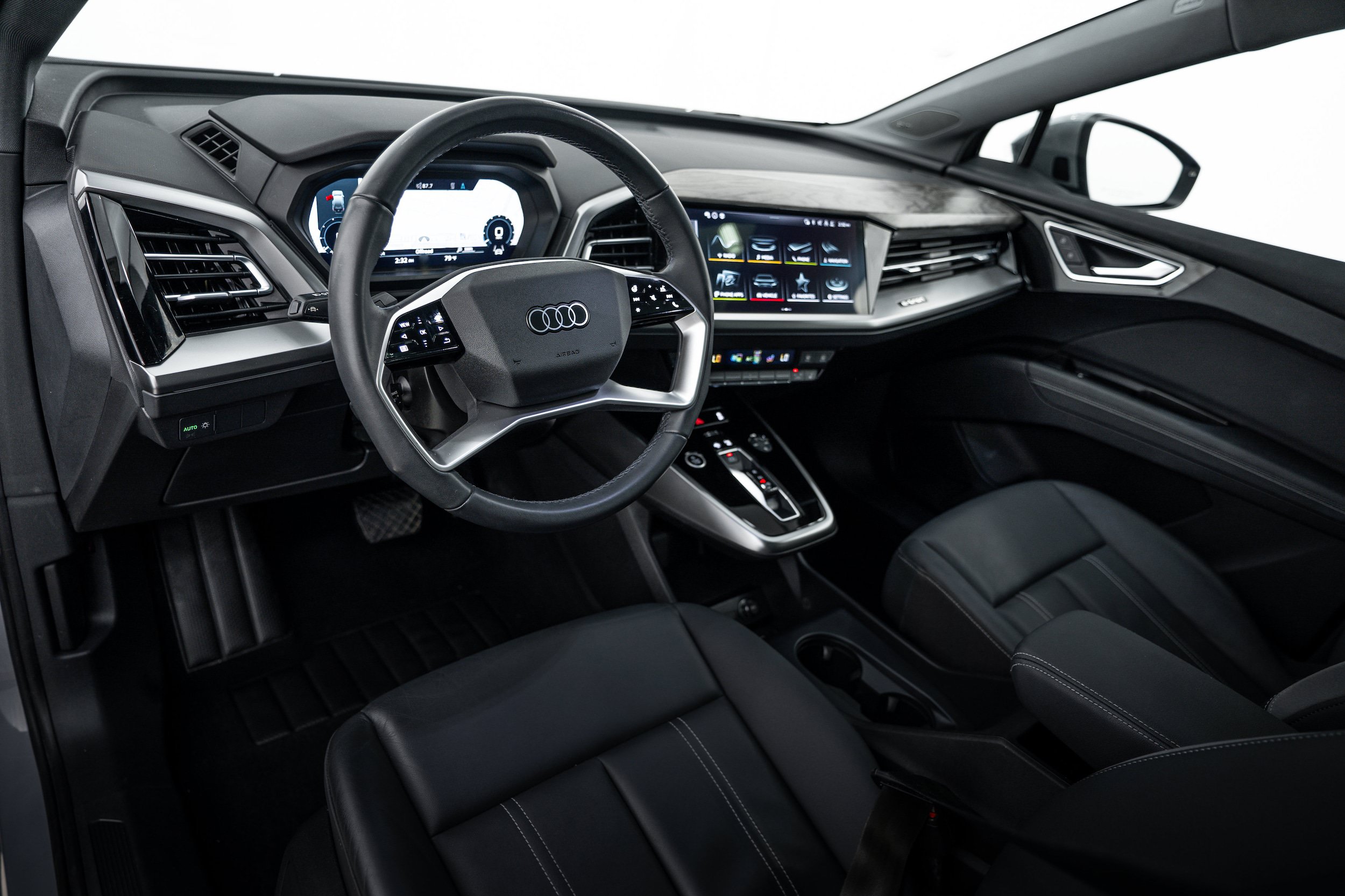 Certified 2023 Audi Q4 e-tron Premium Plus w/ Premium Plus AWD/4WD image 10