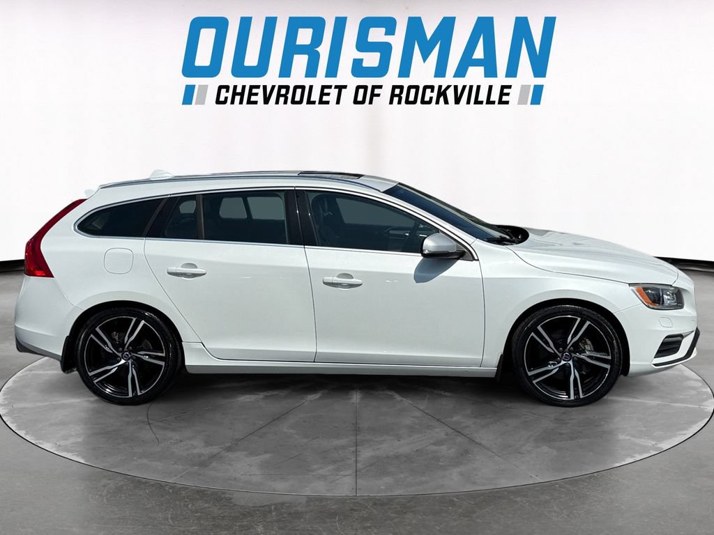 Used 2017 Volvo V60 T6 R-Design Platinum w/ Climate Package AWD/4WD image 7