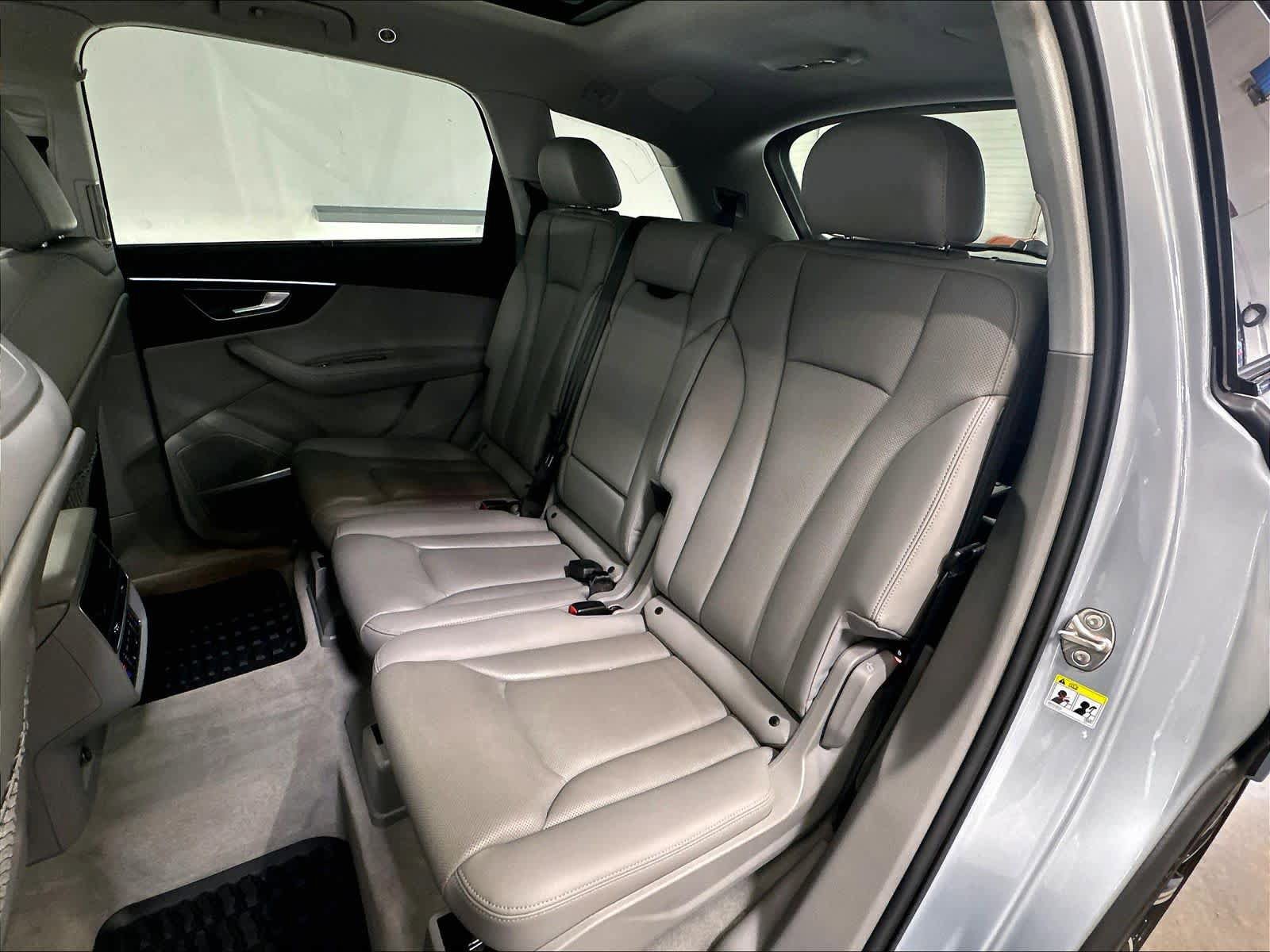 Used 2023 Audi Q7 3.0T Premium Plus w/ Premium Plus Package AWD/4WD image 27