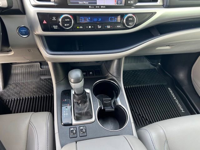 Used 2017 Toyota Highlander XLE image 17