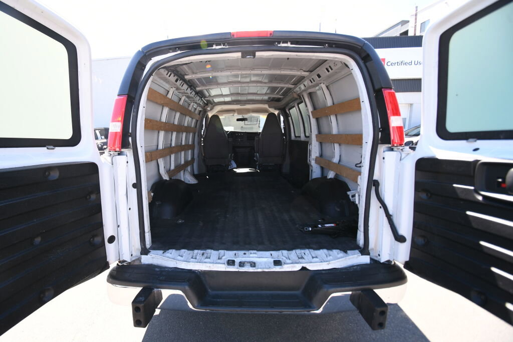 Used 2019 Chevrolet Express 2500 w/ Driver Convenience Package RWD image 16