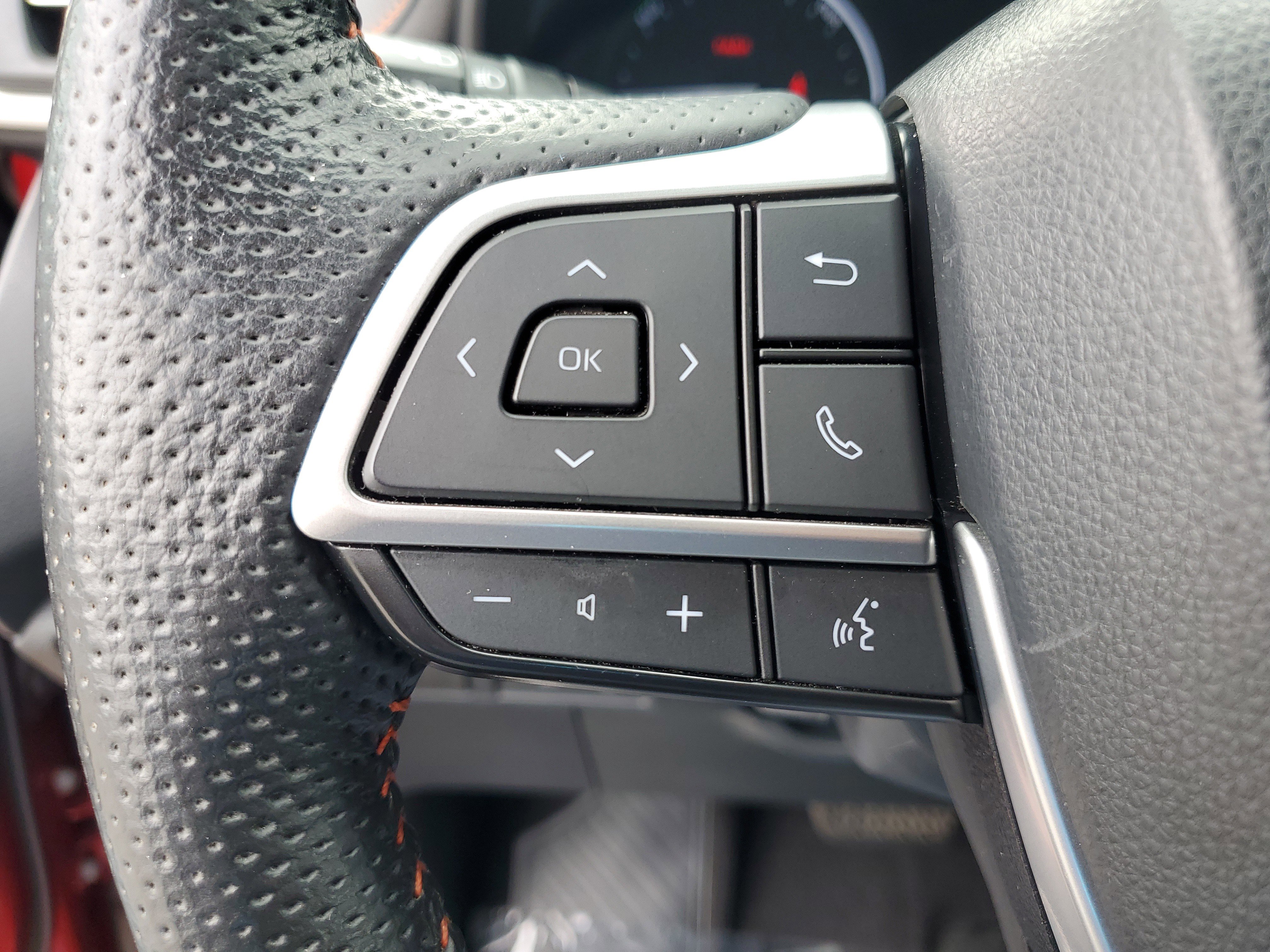 Used 2022 Toyota Sienna XSE image 25