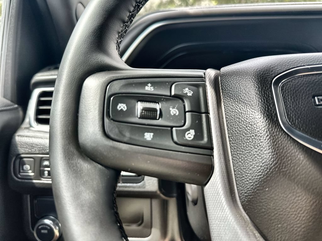 Used 2023 GMC Yukon XL Denali RWD image 31