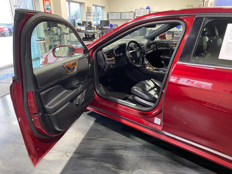 Used 2018 Lincoln Continental Premiere FWD image 13