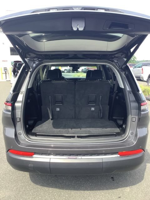 Certified 2023 Jeep Grand Cherokee L Limited AWD/4WD image 10
