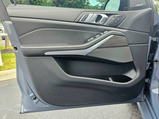 Used 2024 BMW X7 xDrive40i w/ Executive Package AWD/4WD image 21