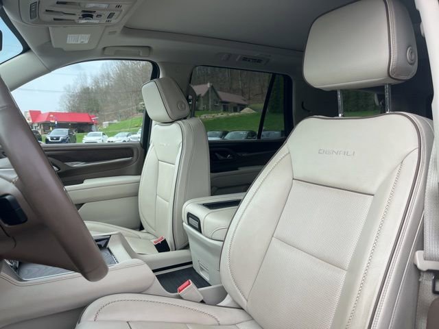 Used 2023 GMC Yukon Denali image 12