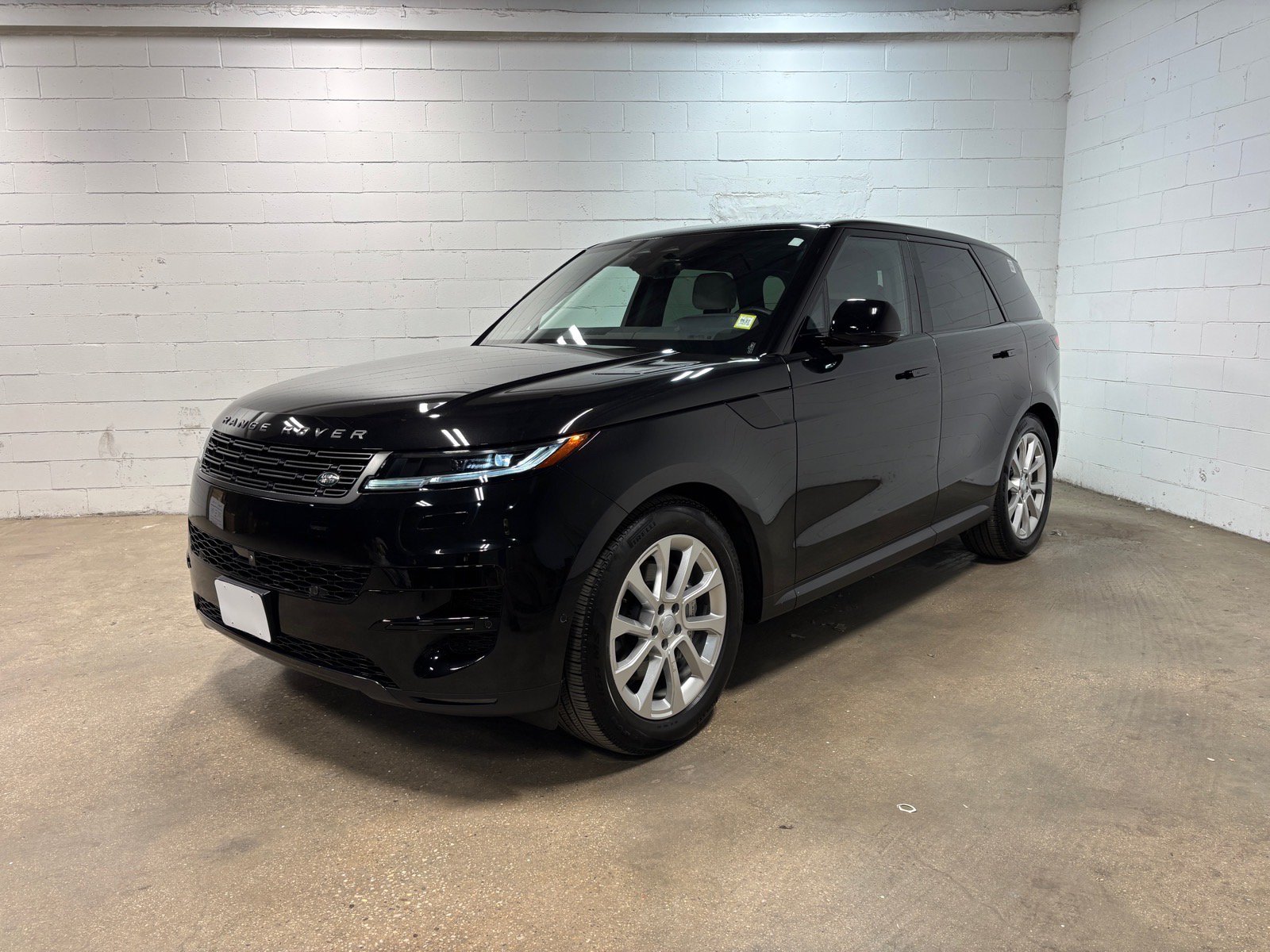 Used 2025 Land Rover Range Rover Sport AWD/4WD image 1
