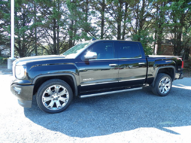 Used 2017 GMC Sierra 1500 Denali w/ Denali Ultimate Package