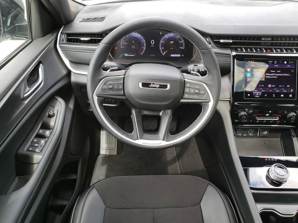 New 2025 Jeep Grand Cherokee 4WD image 17