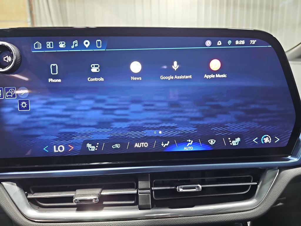 Used 2025 Chevrolet Equinox EV LT w/ LPO, All-Weather Mat Package FWD image 23