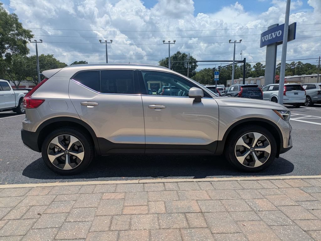 Certified 2023 Volvo XC40 B5 Plus w/ Protection Package Premier AWD/4WD image 7