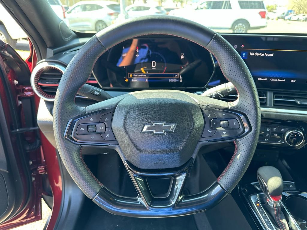 Used 2025 Chevrolet Trax RS w/ Sunroof Package image 11