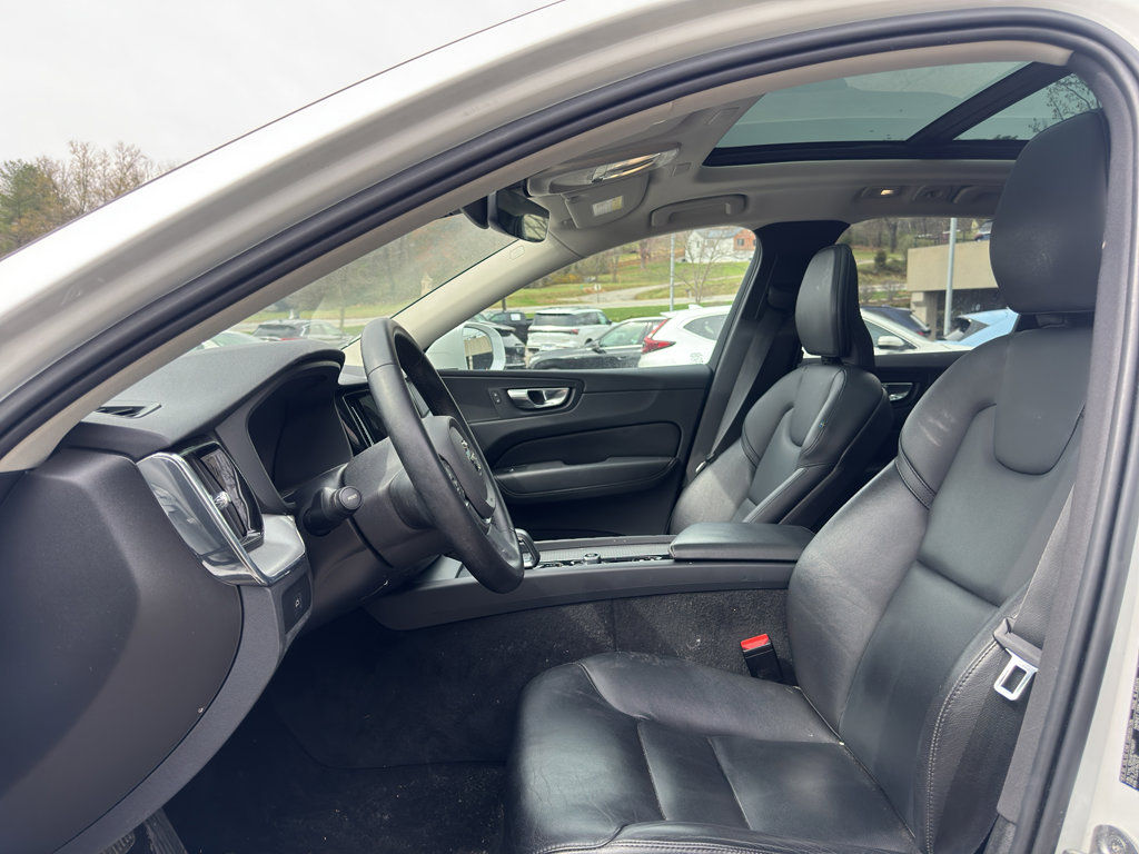 Used 2023 Volvo XC60 B5 Core w/ Climate Package image 7