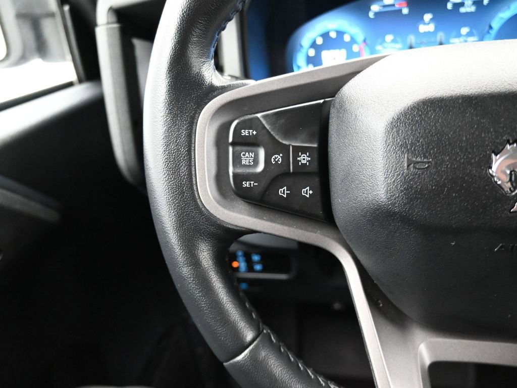 Used 2025 Ford Bronco Badlands image 24