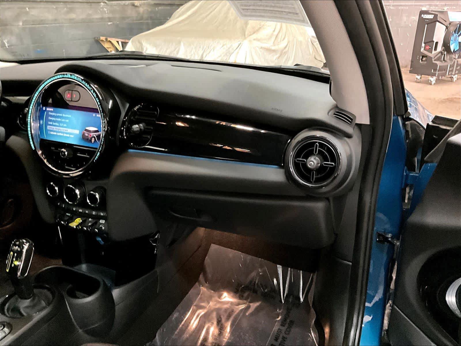 Used 2024 MINI Cooper SE FWD image 19