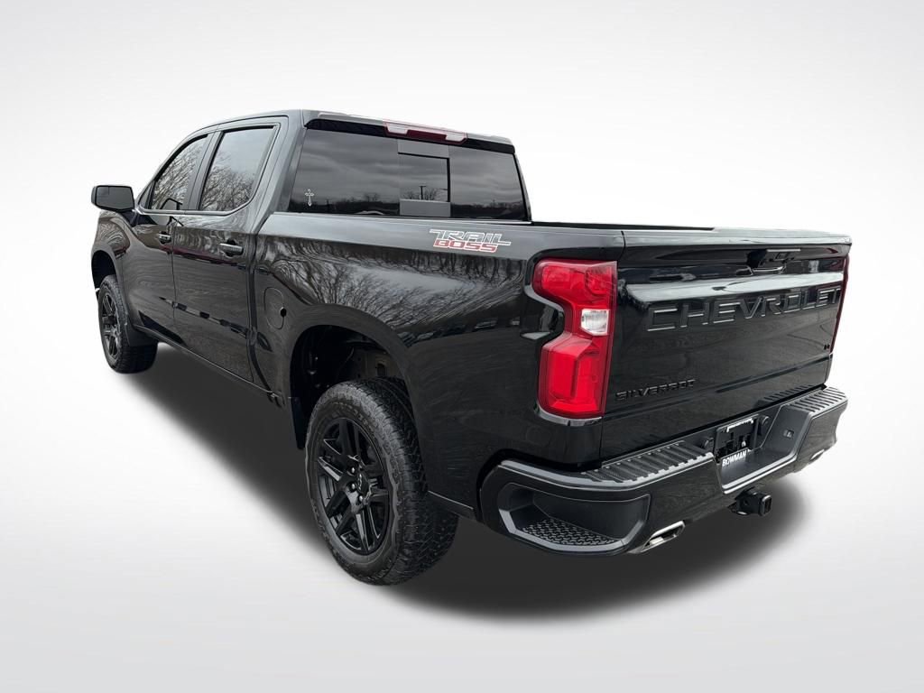 Used 2024 Chevrolet Silverado 1500 LT Trail Boss w/ Convenience Package II AWD/4WD image 11