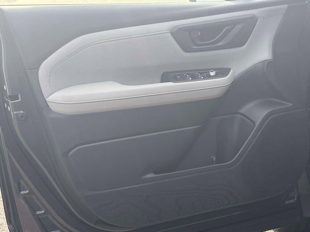 Used 2025 Subaru Forester Premium image 10