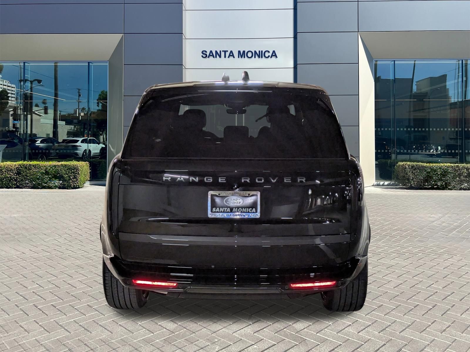 New 2026 Land Rover Range Rover Long Wheelbase SE AWD/4WD image 4