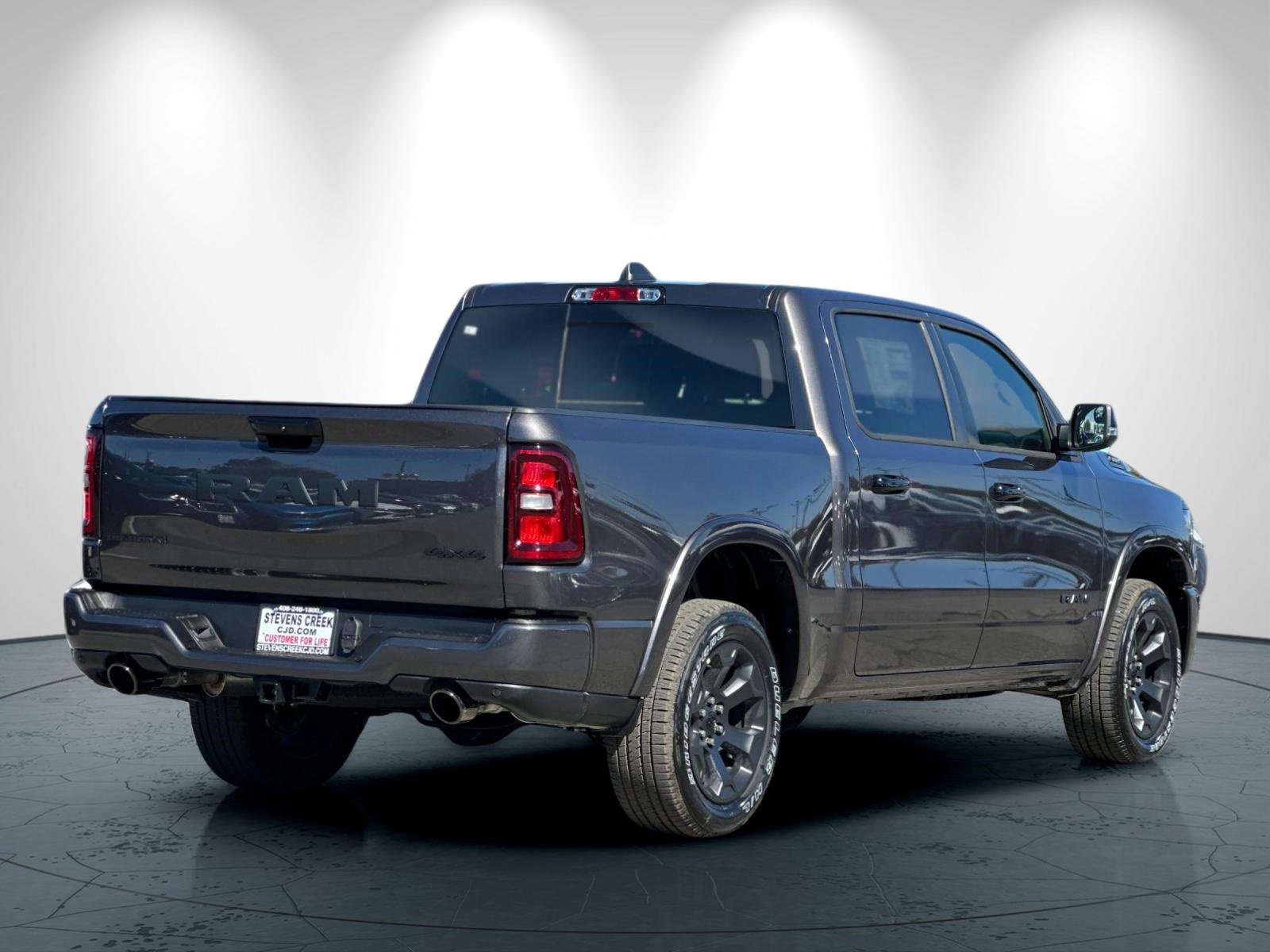 New 2026 RAM 1500 4x4 Crew Cab image 4