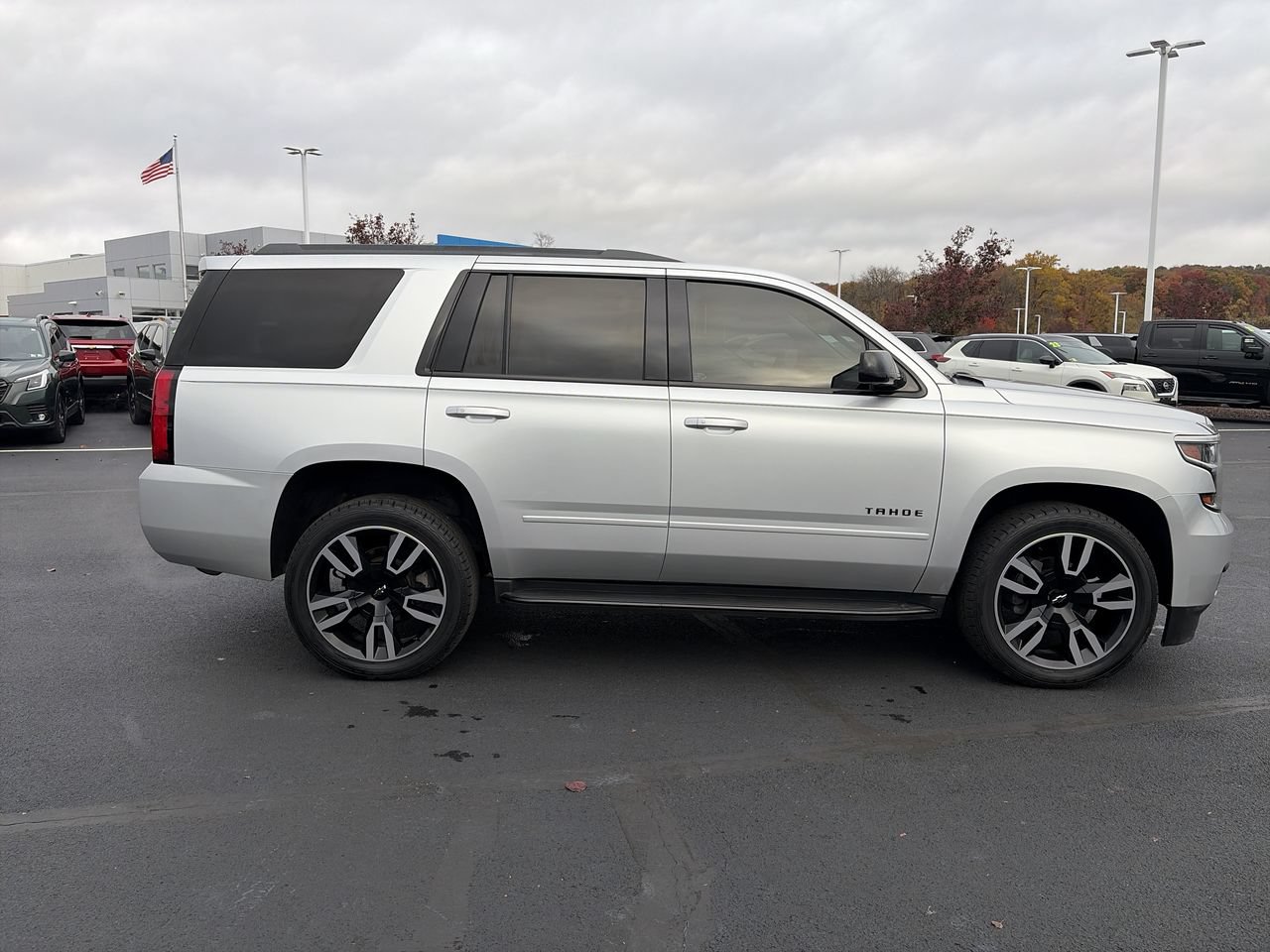 Used 2018 Chevrolet Tahoe Premier w/ RST 6.2L Performance Edition AWD/4WD image 8