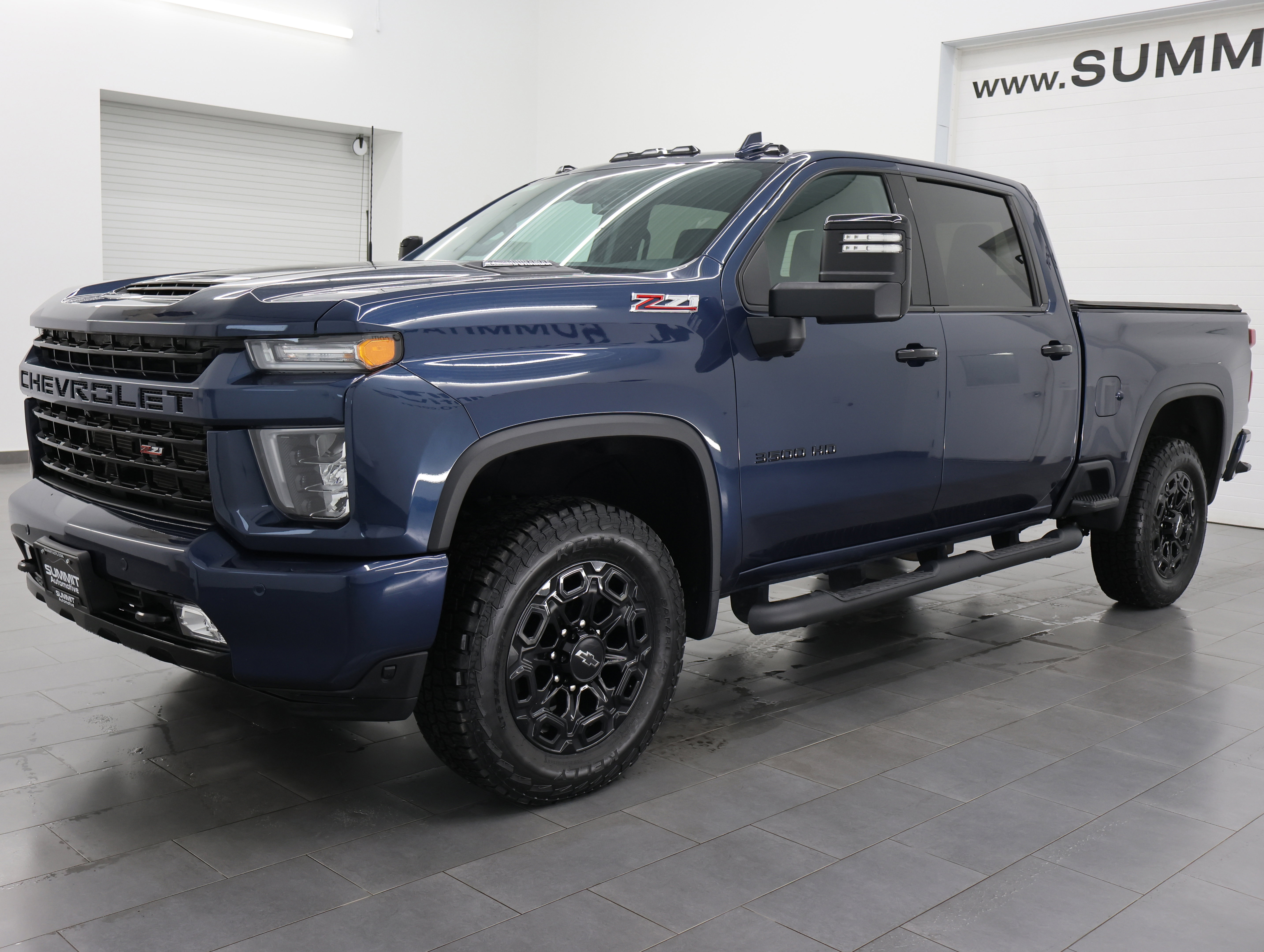 Used 2023 Chevrolet Silverado 3500 LTZ w/ LTZ Plus Package image 7