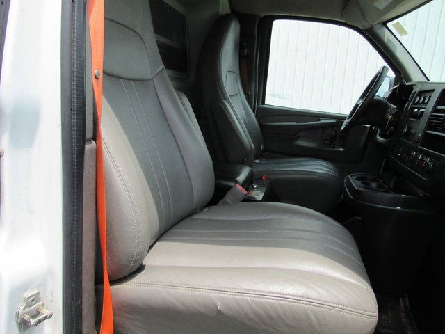 Used 2014 Chevrolet Express 2500 RWD image 13