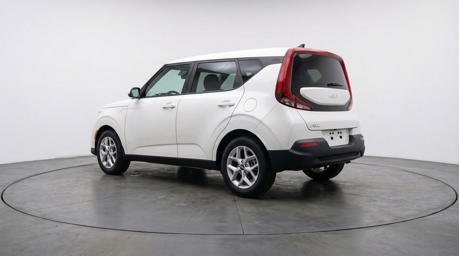 Used 2025 Kia Soul LX w/ LX Technology Package FWD image 6