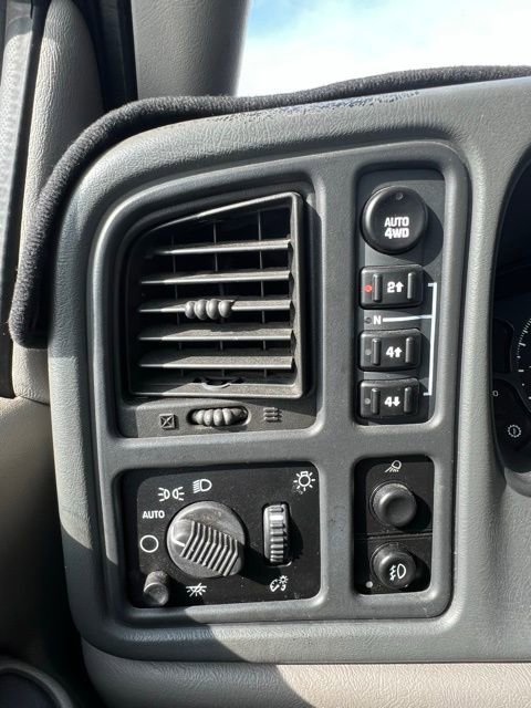 Used 2006 Chevrolet Avalanche LT AWD/4WD image 17