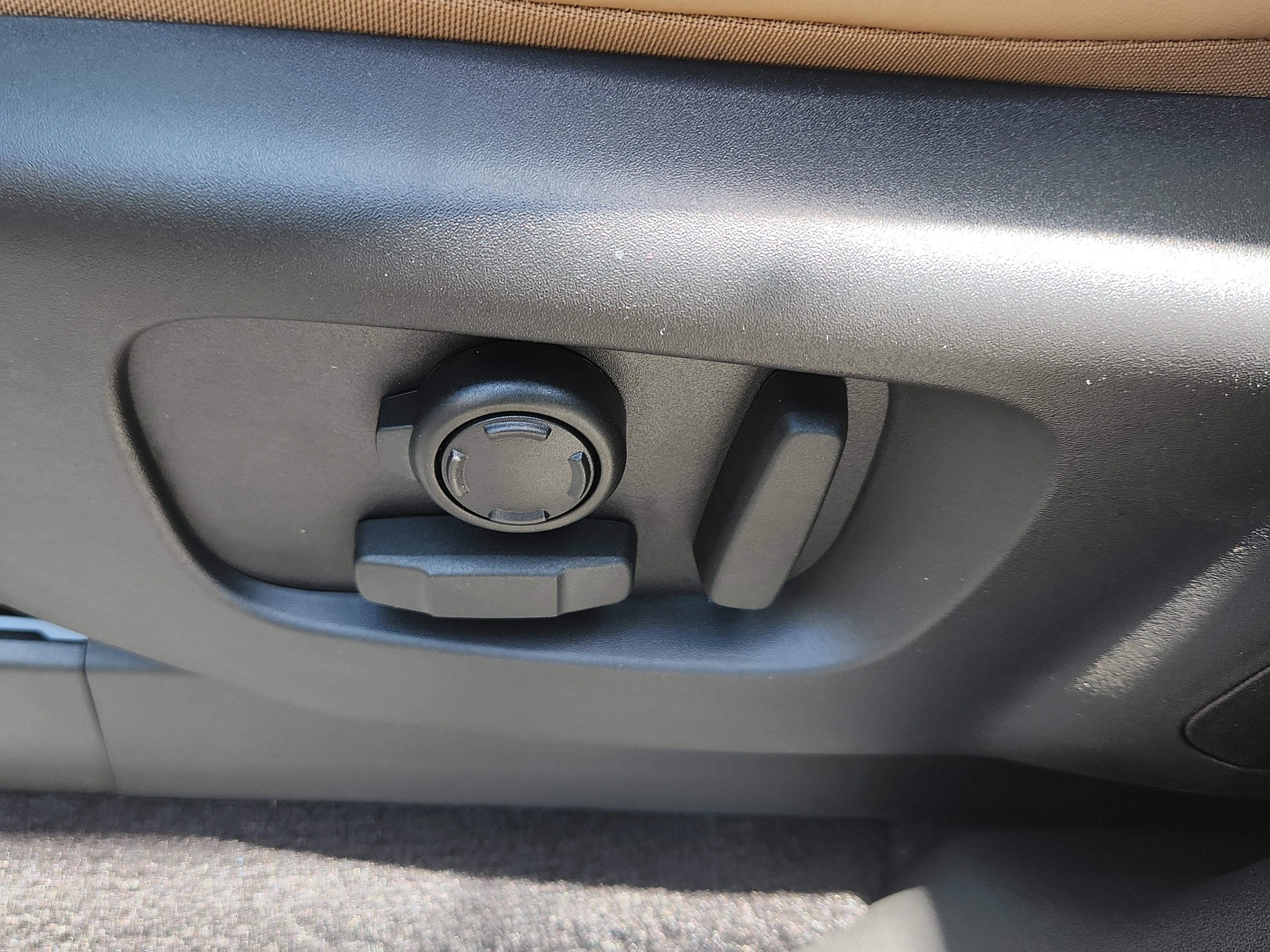New 2025 Land Rover Discovery Metropolitan Edition image 11