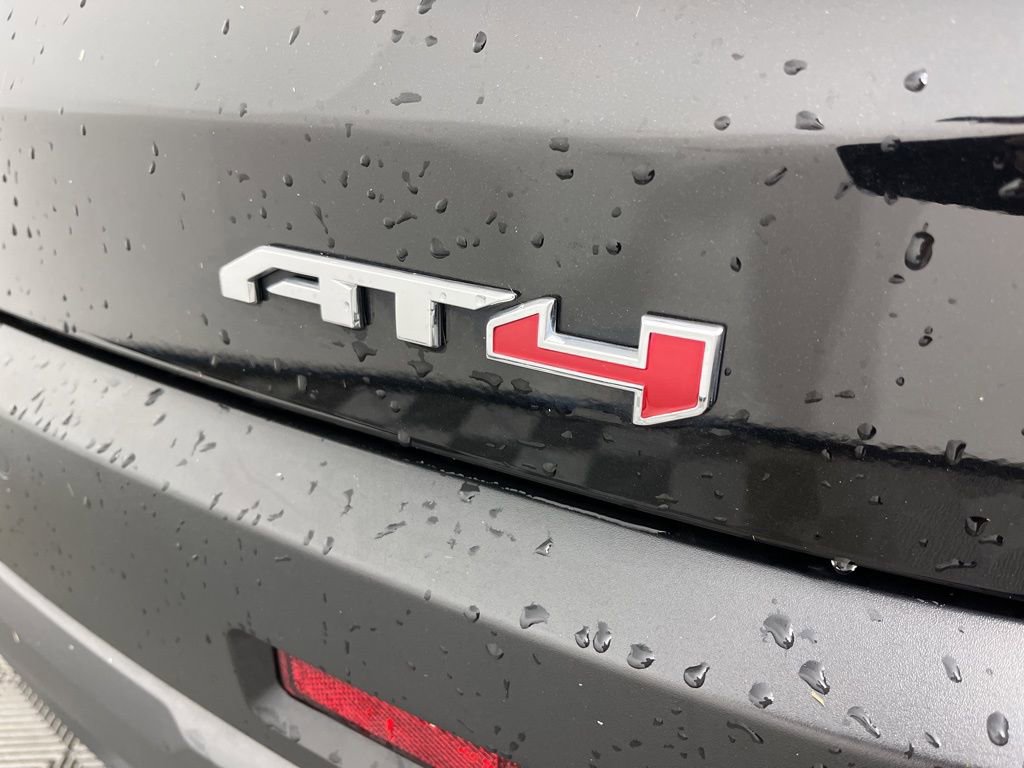 Used 2022 GMC Acadia AT4 w/ Technology Package image 4