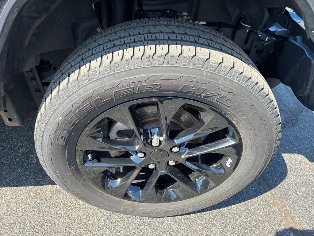 Used 2023 Jeep Gladiator Overland AWD/4WD image 9