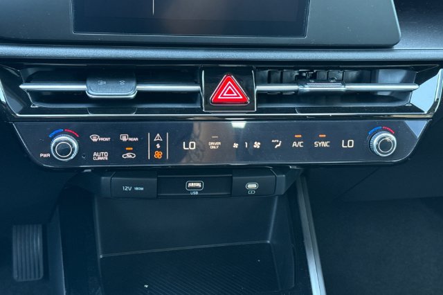 New 2026 Kia Niro LX FWD image 24