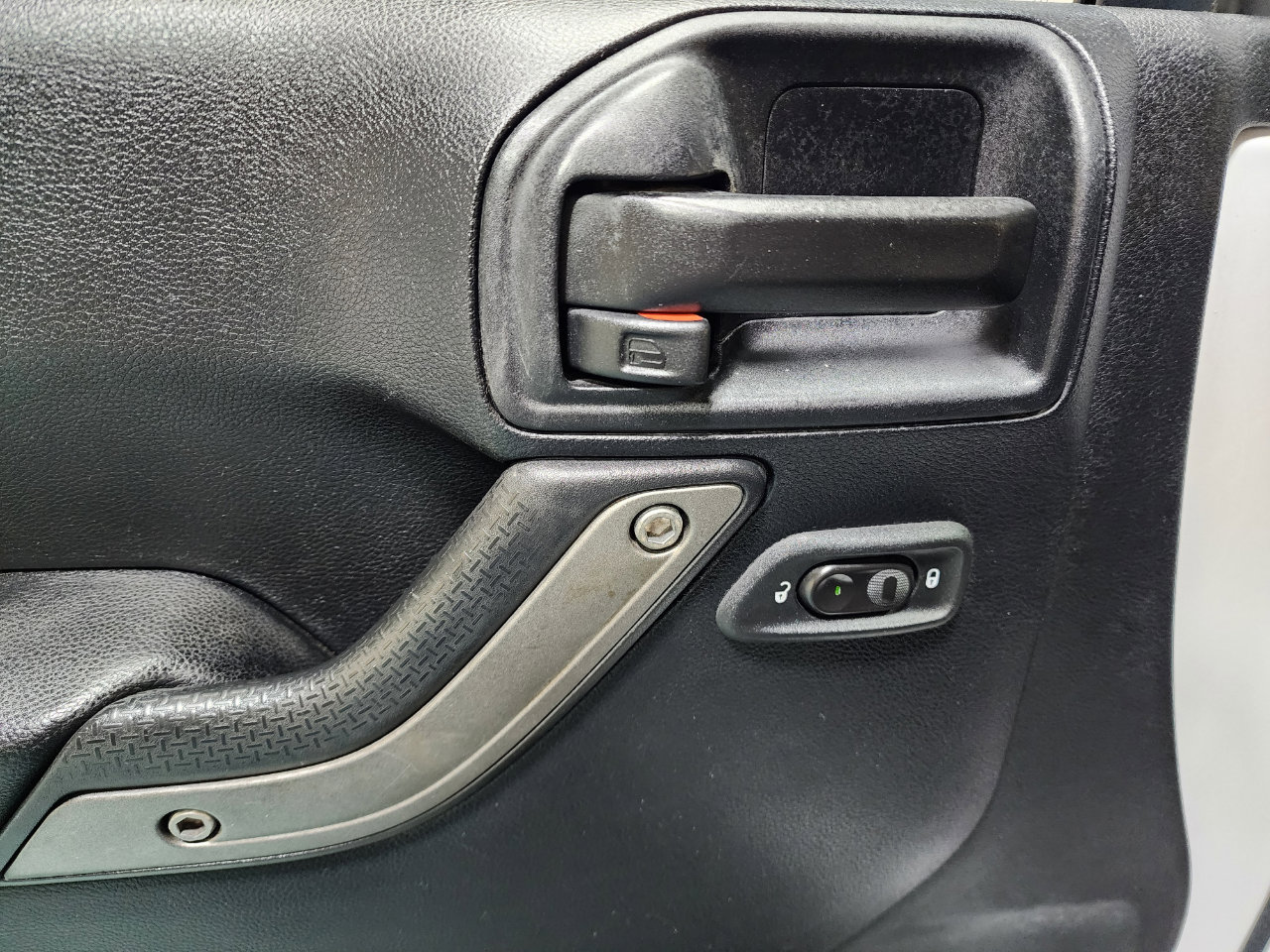 Used 2016 Jeep Wrangler Unlimited Sport w/ Quick Order Package 24S image 18