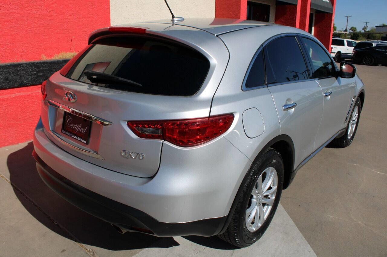 Used 2017 INFINITI QX70 2WD image 3