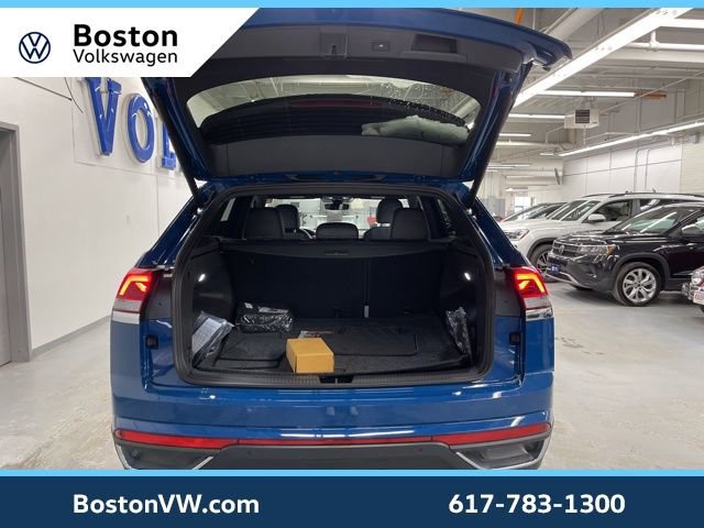 Used 2025 Volkswagen Atlas Cross Sport SE w/ Panoramic Sunroof Package image 9