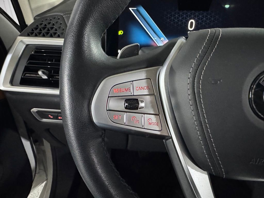 Used 2024 BMW X7 xDrive40i w/ Premium Package image 29