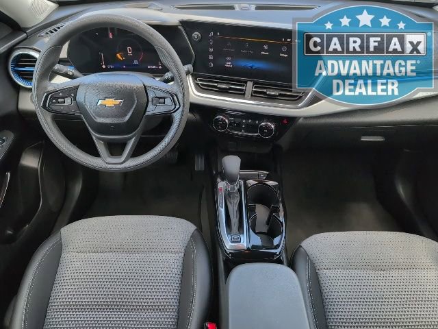Certified 2025 Chevrolet Trax LT FWD image 4