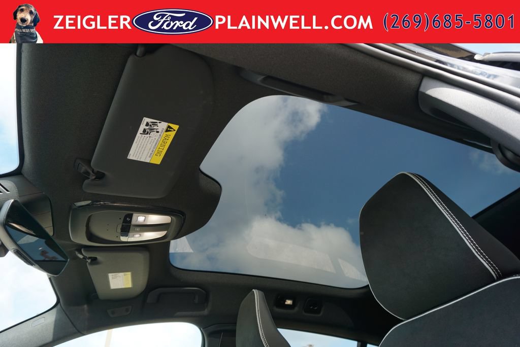 Used 2023 Volvo C40 P8 Recharge Plus AWD/4WD image 18