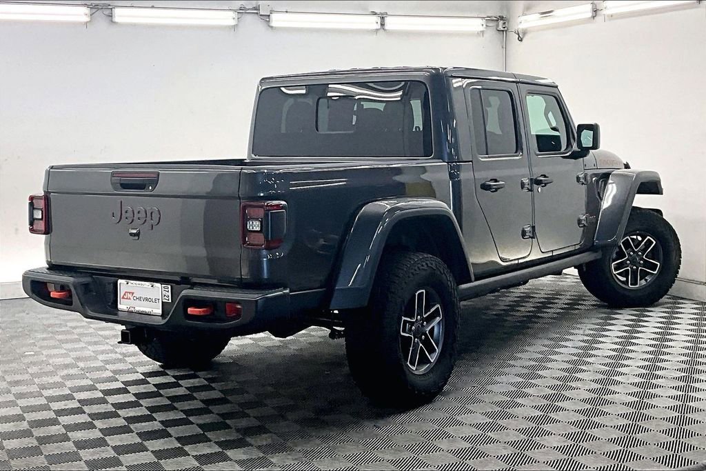 Used 2025 Jeep Gladiator Mojave AWD/4WD image 12
