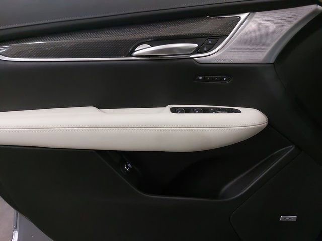 Used 2025 Cadillac XT5 Sportv w/ LPO, Floor Liner Package image 26