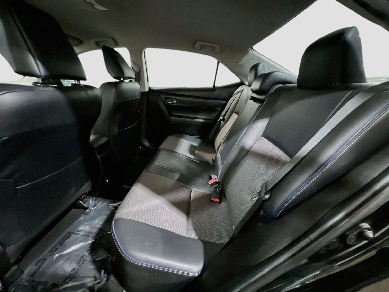Used 2018 Toyota Corolla SE FWD image 15