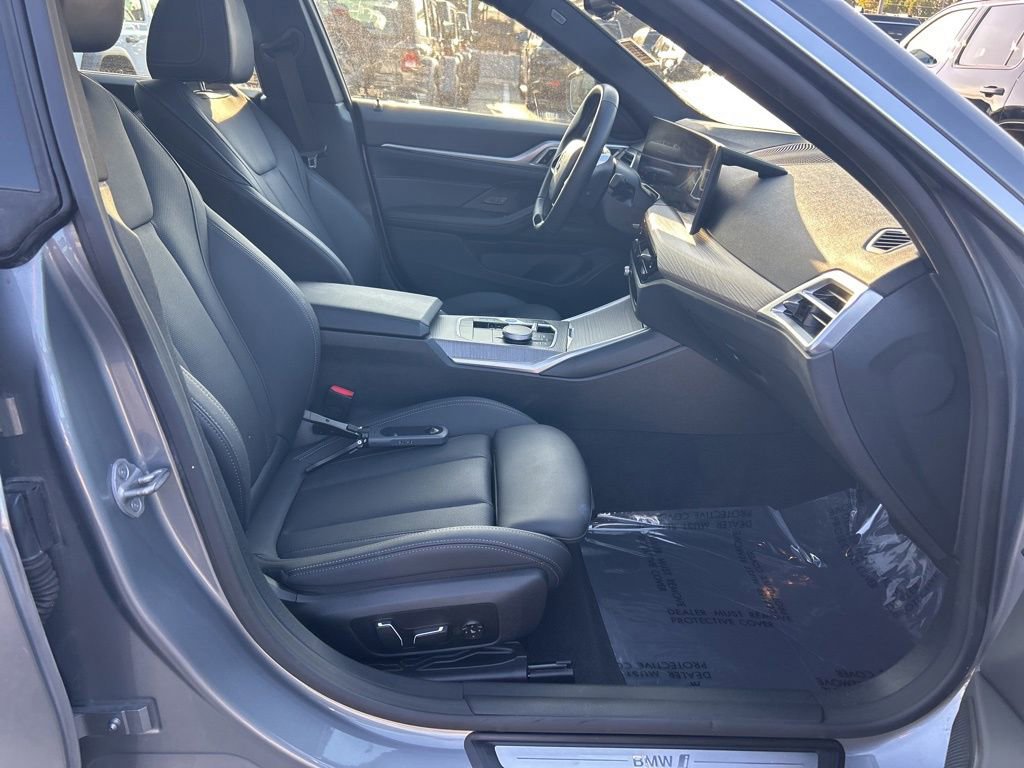 Used 2025 BMW i4 xDrive40i AWD/4WD image 23