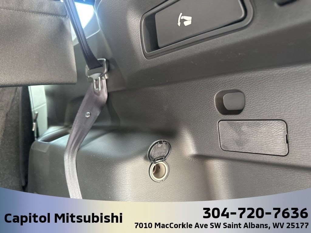 New 2025 Mitsubishi Outlander SE AWD/4WD image 15